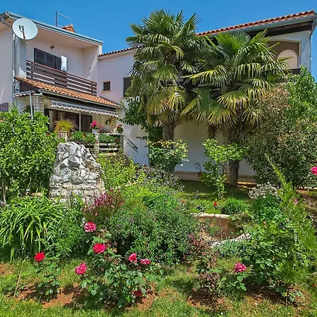 Danica-1 By Interhome Peroj